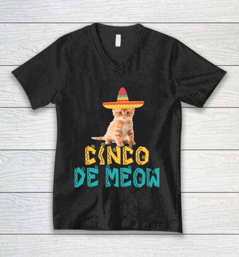 Cinco De Mayo Meow Cat Mexico V-Neck T-Shirt