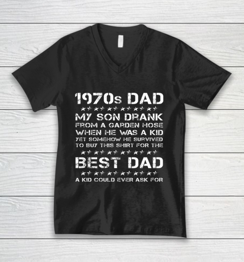 Funny 1970s Dad And Son Father's Day V-Neck T-Shirt