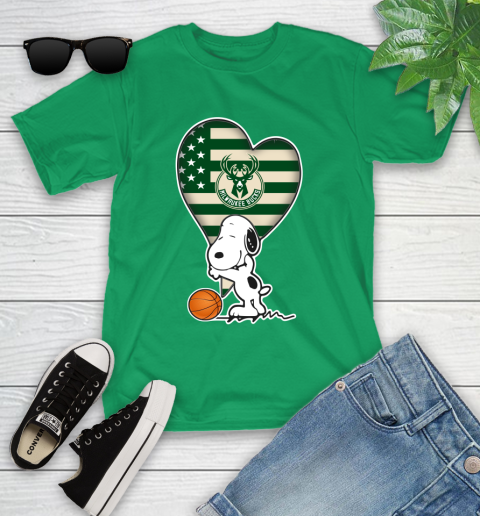 Milwaukee Bucks NBA Basketball The Peanuts Movie Adorable Snoopy Youth T-Shirt 6