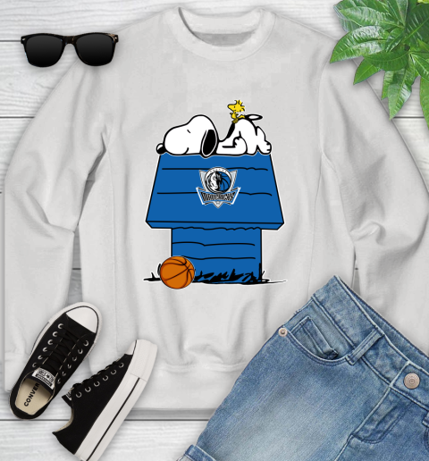 Dallas Mavericks NBA Basketball Snoopy Woodstock The Peanuts Movie Youth Sweatshirt