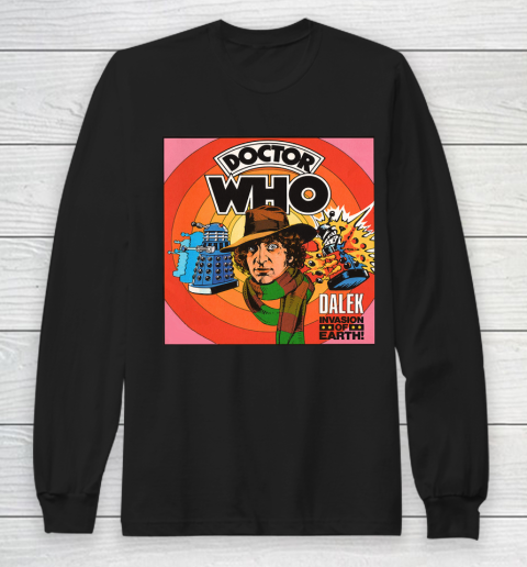 Doctor Who Shirt Vintage Dr. Who vs Daleks  Tom Baker Long Sleeve T-Shirt