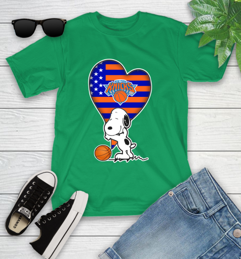 New York Knicks NBA Basketball The Peanuts Movie Adorable Snoopy Youth T-Shirt 6