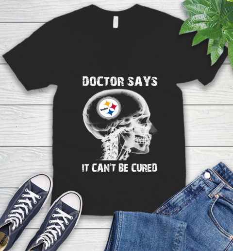 NFL Pittsburgh Steelers Football Skull It Can't Be Cured Shirt V-Neck T-Shirt