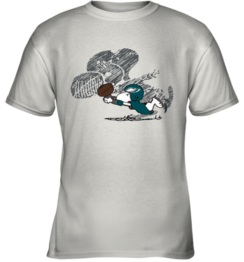 Philadelphia Eagles Snoopy Plays The Football Game Youth T-Shirt