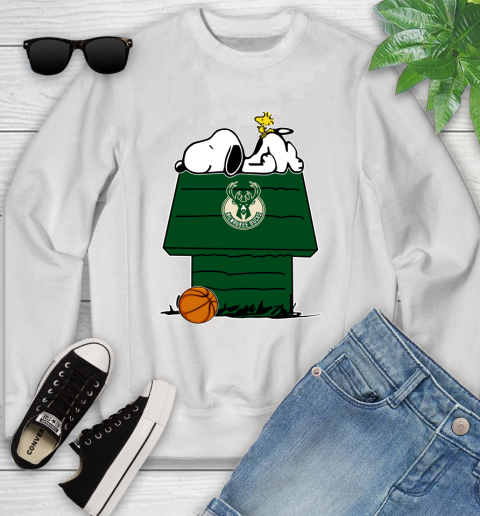 Milwaukee Bucks NBA Basketball Snoopy Woodstock The Peanuts Movie Youth Sweatshirt