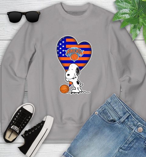 New York Knicks NBA Basketball The Peanuts Movie Adorable Snoopy Youth Sweatshirt 4