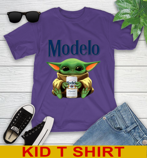 Star Wars Baby Yoda Hugs Modelo Especial Beer Shirt 104