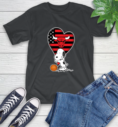 Chicago Bulls NBA Basketball The Peanuts Movie Adorable Snoopy T-Shirt 2