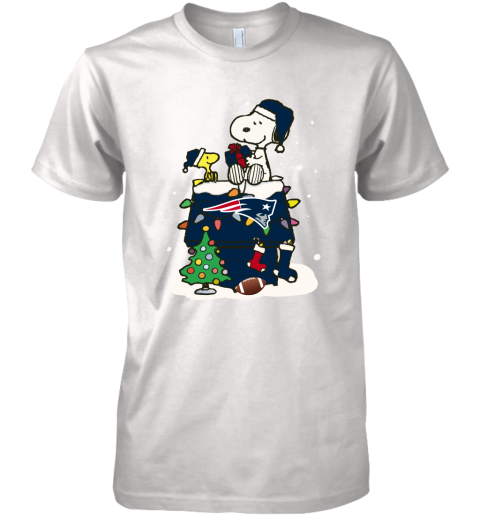 A Happy Christmas With New England Patriots Snoopy Premium Men's T-Shirt