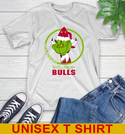 Chicago Bulls NBA Christmas Grinch I Hate People But I Love My Favorite Basketball Team T-Shirt