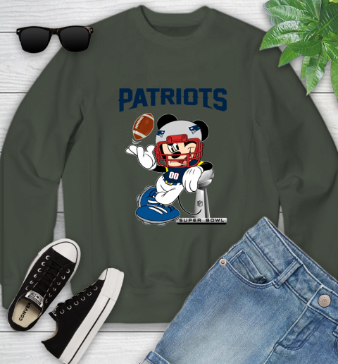 NFL New England Patriots Mickey Mouse Disney Super Bowl Football T Shirt Youth Sweatshirt Tee For Sports