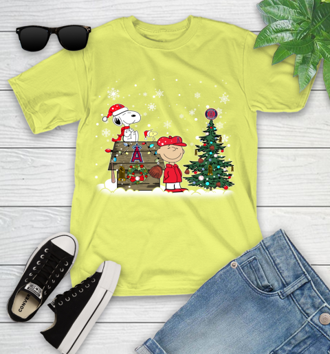 MLB Los Angeles Angels Snoopy Charlie Brown Christmas Baseball Commissioner's Trophy Youth T-Shirt 10