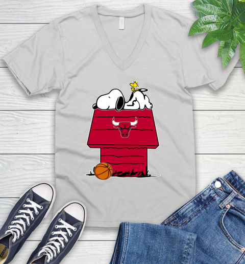 Chicago Bulls NBA Basketball Snoopy Woodstock The Peanuts Movie V-Neck T-Shirt