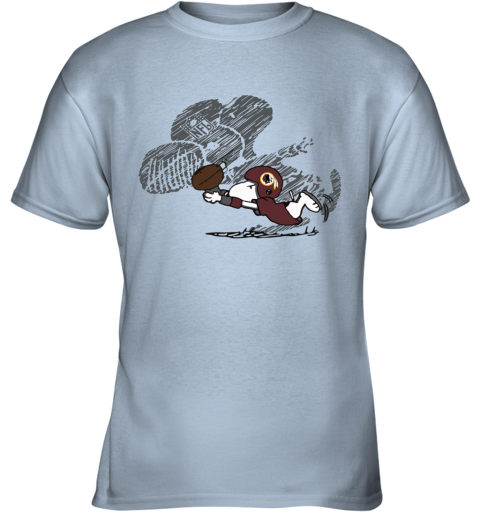 jcr1 washington redskins snoopy plays the football game youth t shirt 26 front light blue