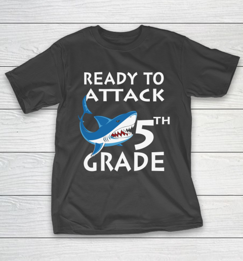Back To School Shirt Ready to attack 5th grade 1 T-Shirt
