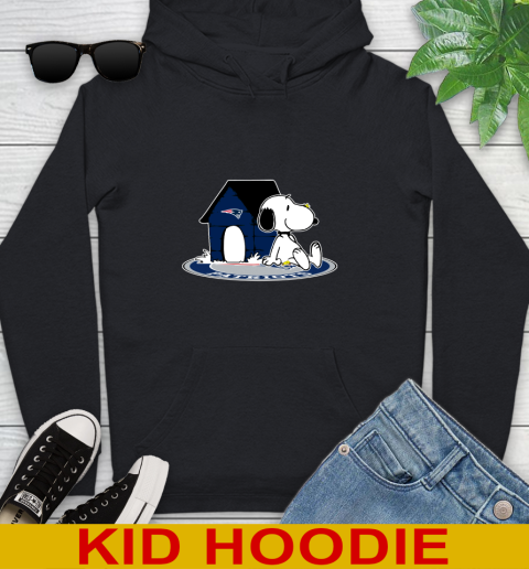 NFL Football New England Patriots Snoopy The Peanuts Movie Shirt Youth Hoodie 2