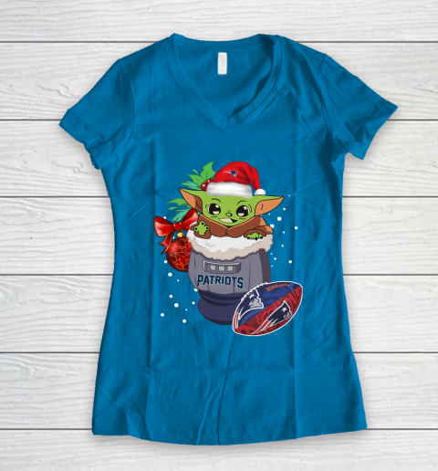 New England Patriots Christmas Baby Yoda Star Wars Funny Happy NFL Women's V-Neck T-Shirt 7