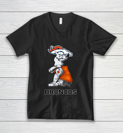 NFL Football My Cat Loves Denver Broncos V-Neck T-Shirt