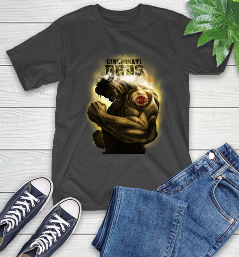 Cincinnati Reds MLB Baseball Hulk Marvel Avengers Sports T-Shirt