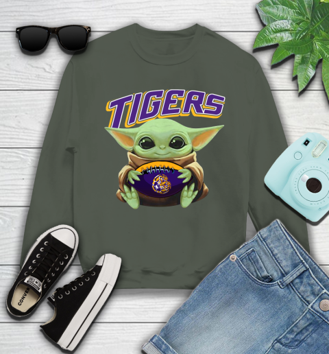 Baby Yoda Loves The LSU Tigers Star Wars NCAA Shirt 121