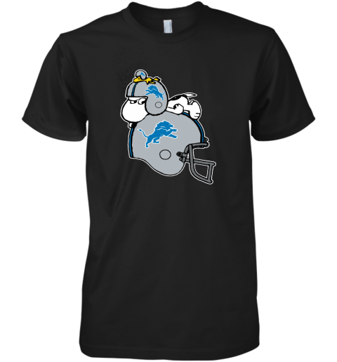 Snoopy And Woodstock Resting On Detroit Lions Helmet Premium Men's T-Shirt