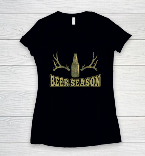 Beer Season Funny Camo Deer Hunting Pun Men Who Love Beers Women's V-Neck T-Shirt