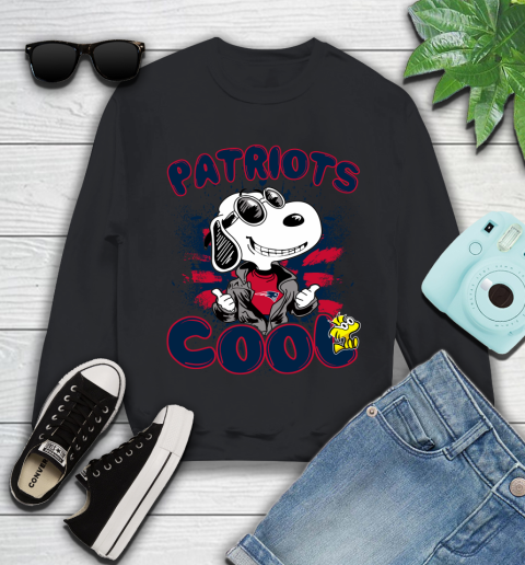 NFL Football New England Patriots Cool Snoopy Shirt Youth Sweatshirt