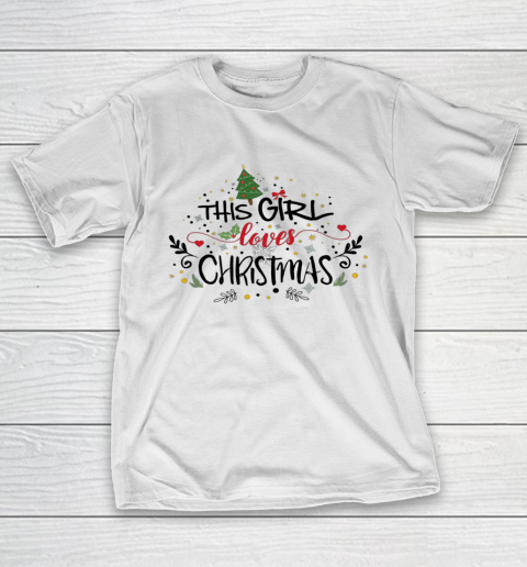 This girl loves Christmas Mug T-Shirt