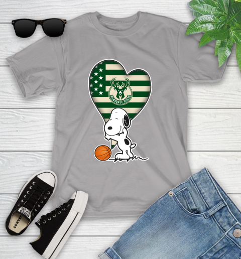 Milwaukee Bucks NBA Basketball The Peanuts Movie Adorable Snoopy Youth T-Shirt 4