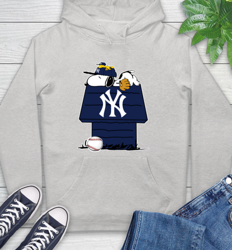MLB New York Yankees Snoopy Woodstock The Peanuts Movie Baseball T Shirt Hoodie