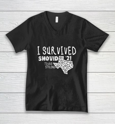 I Survived Snovid 21 Winter 2021 Texas Strong V-Neck T-Shirt