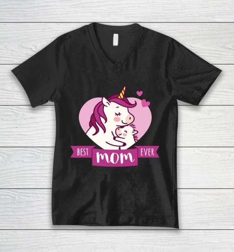 Mother's Day Funny Gift Ideas Apparel  Best Mom Ever T Shirt V-Neck T-Shirt