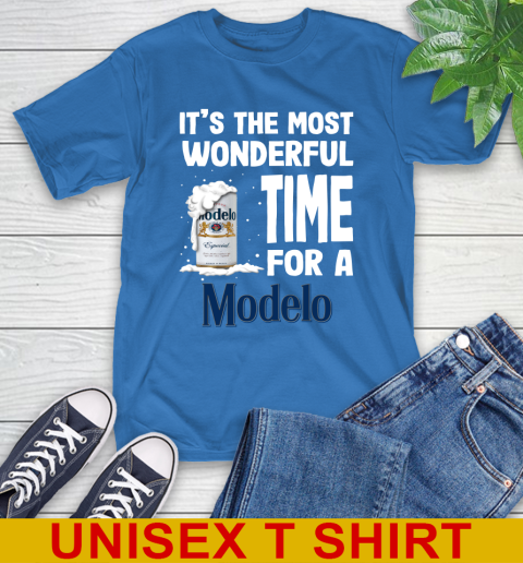 I't the most wonderful time for a Modelo Especial beer lovers 11