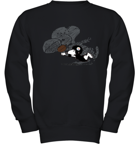 Pittsburg Steelers Snoopy Plays The Football Game Youth Sweatshirt