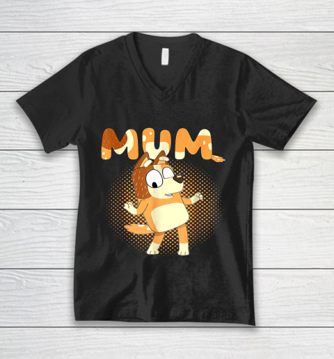 Mum Moms Family Blueys Love Parents days V-Neck T-Shirt