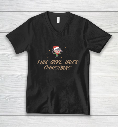 This Girl loves Christmas Mug Funny V-Neck T-Shirt
