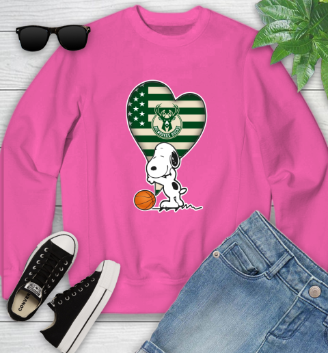 Milwaukee Bucks NBA Basketball The Peanuts Movie Adorable Snoopy Youth Sweatshirt 7