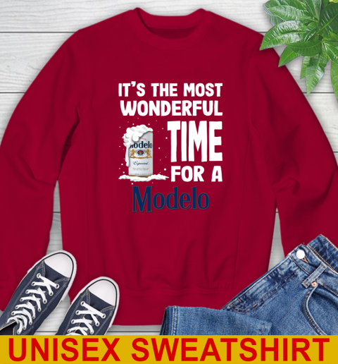 I't the most wonderful time for a Modelo Especial beer lovers 33