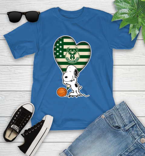 Milwaukee Bucks NBA Basketball The Peanuts Movie Adorable Snoopy Youth T-Shirt 9