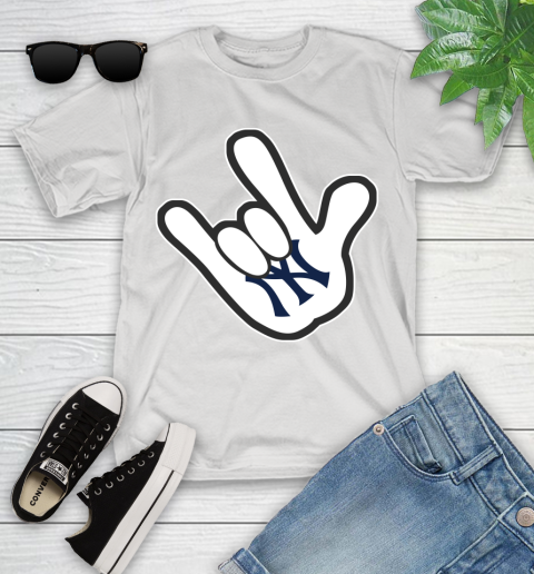 New York Yankees MLB Baseball Mickey Rock Hand Disney Youth T-Shirt