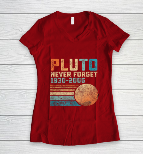 Pluto Never Forget Women's V-Neck T-Shirt 8