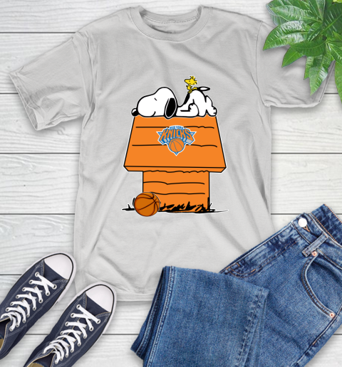 New York Knicks NBA Basketball Snoopy Woodstock The Peanuts Movie T-Shirt