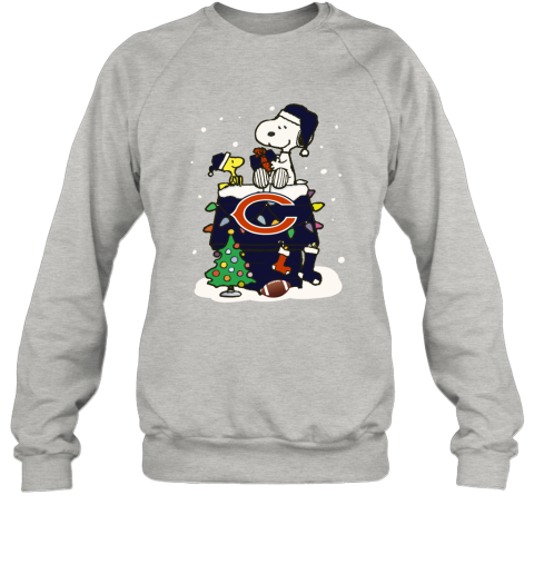 A Happy Christmas With Chicago Bears Snoopy Sweatshirt
