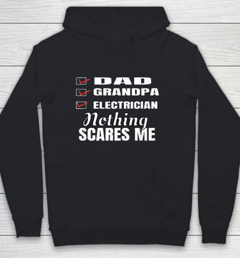 Grandpa Funny Gift Apparel  Mens Dad Grandpa Electrician Nothing Scares Me Youth Hoodie