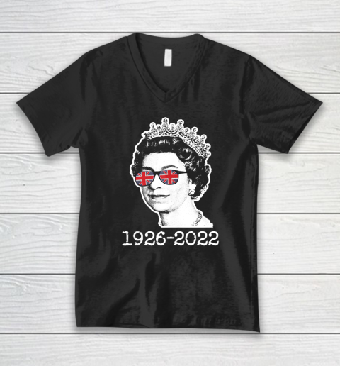 The Queen Elizabeth ll 1926  2022 British Queen V-Neck T-Shirt