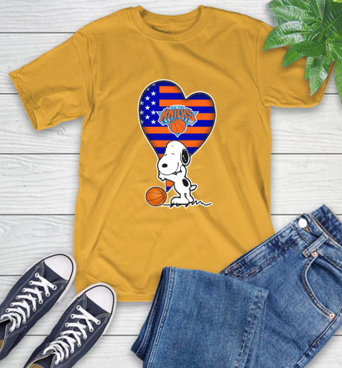 New York Knicks NBA Basketball The Peanuts Movie Adorable Snoopy T-Shirt 3