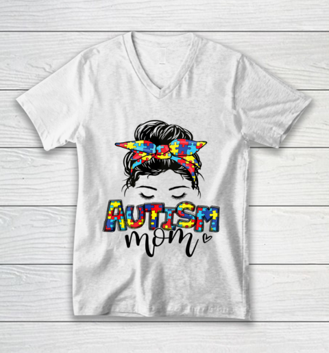 Autism Mom Messy Bun Hair Puzzle Mother s Day Funny V-Neck T-Shirt