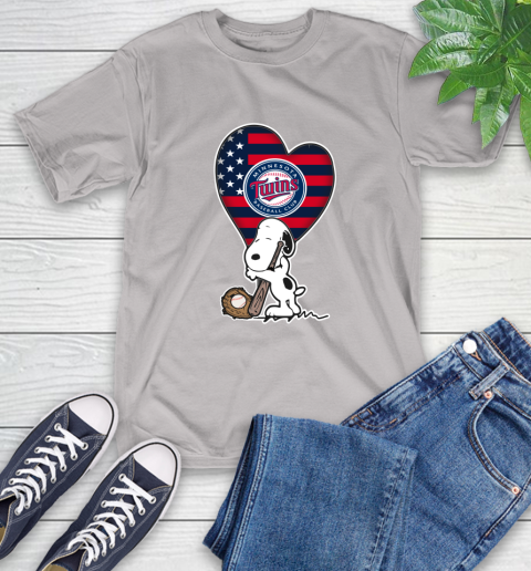 Minnesota Twins MLB Baseball The Peanuts Movie Adorable Snoopy T-Shirt 12