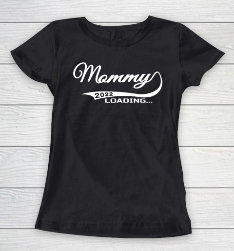 Mommy Loading 2022 Pregnancy Outfit Mom Line Art Heart Women's T-Shirt