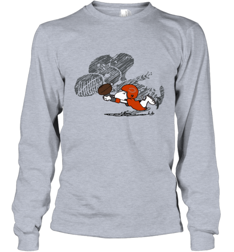 udjy chicago bears snoopy plays the football game long sleeve tee 14 front sport grey